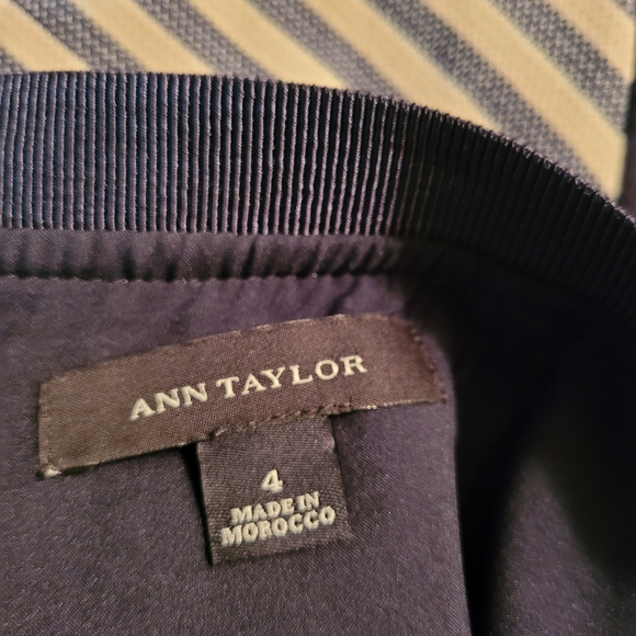 Ann Taylor skirt size 4 - Picture 2 of 5